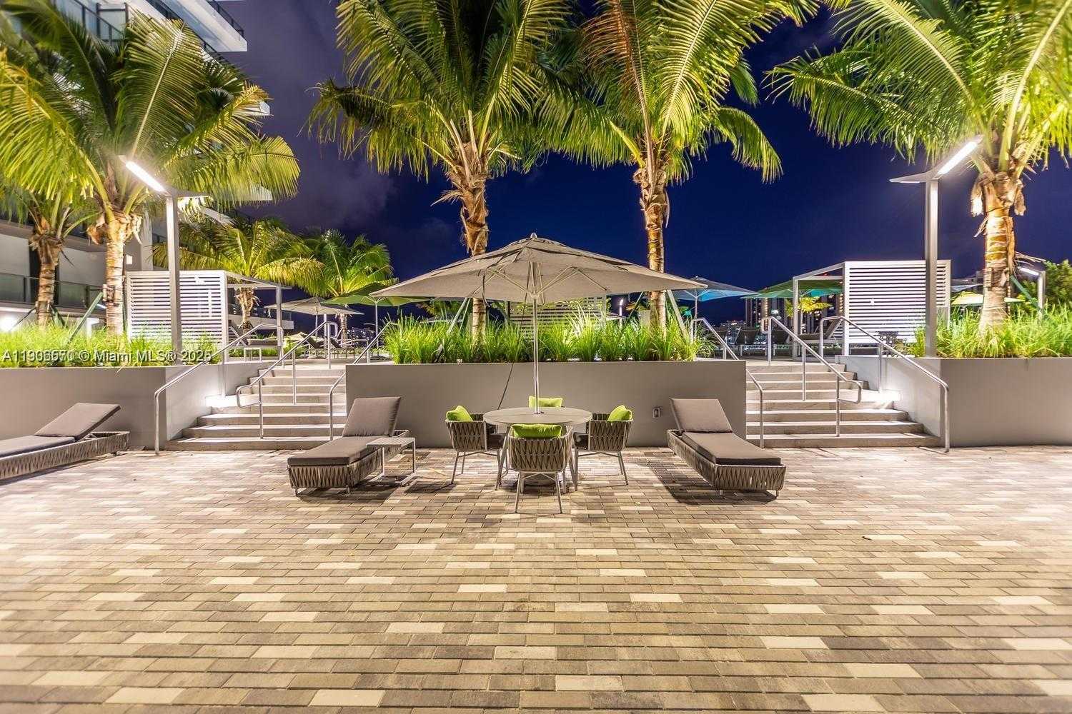 Imagen de Pequeño Objeto