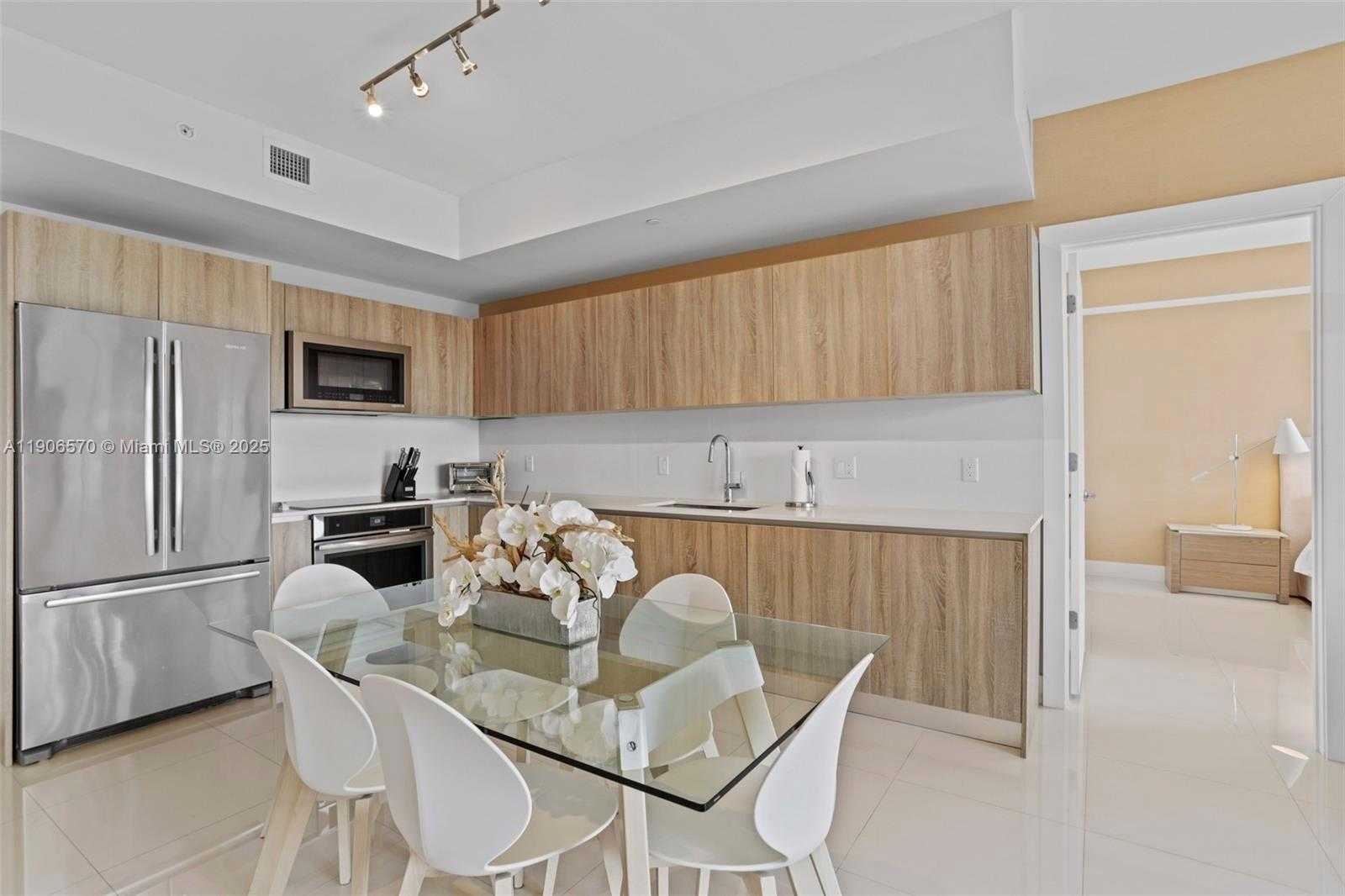 Imagen de Pequeño Objeto