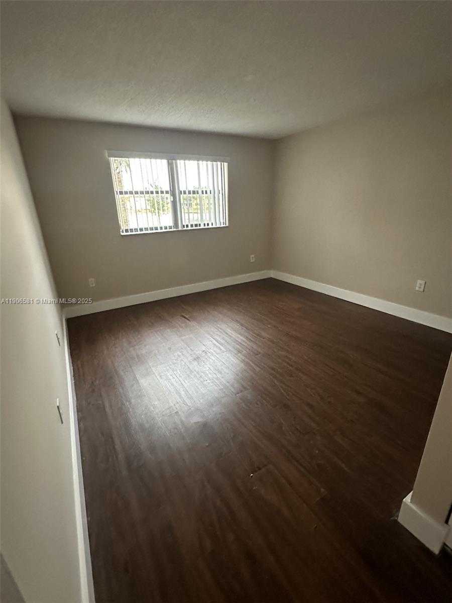 Small Image of 9783 NOB HILL CT #9783, Sunrise Number 14