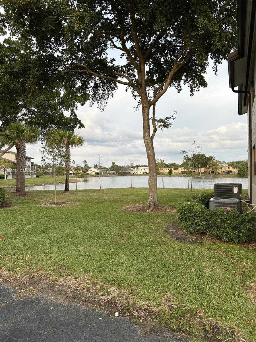 Small Image of 9783 NOB HILL CT #9783, Sunrise Number 21