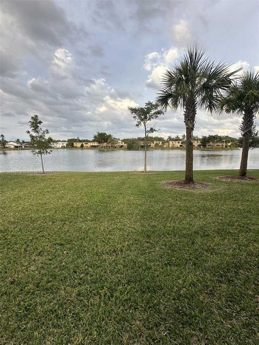 Small Image of 9783 NOB HILL CT #9783, Sunrise Number 22