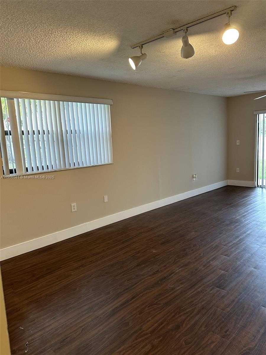 Small Image of 9783 NOB HILL CT #9783, Sunrise Number 8