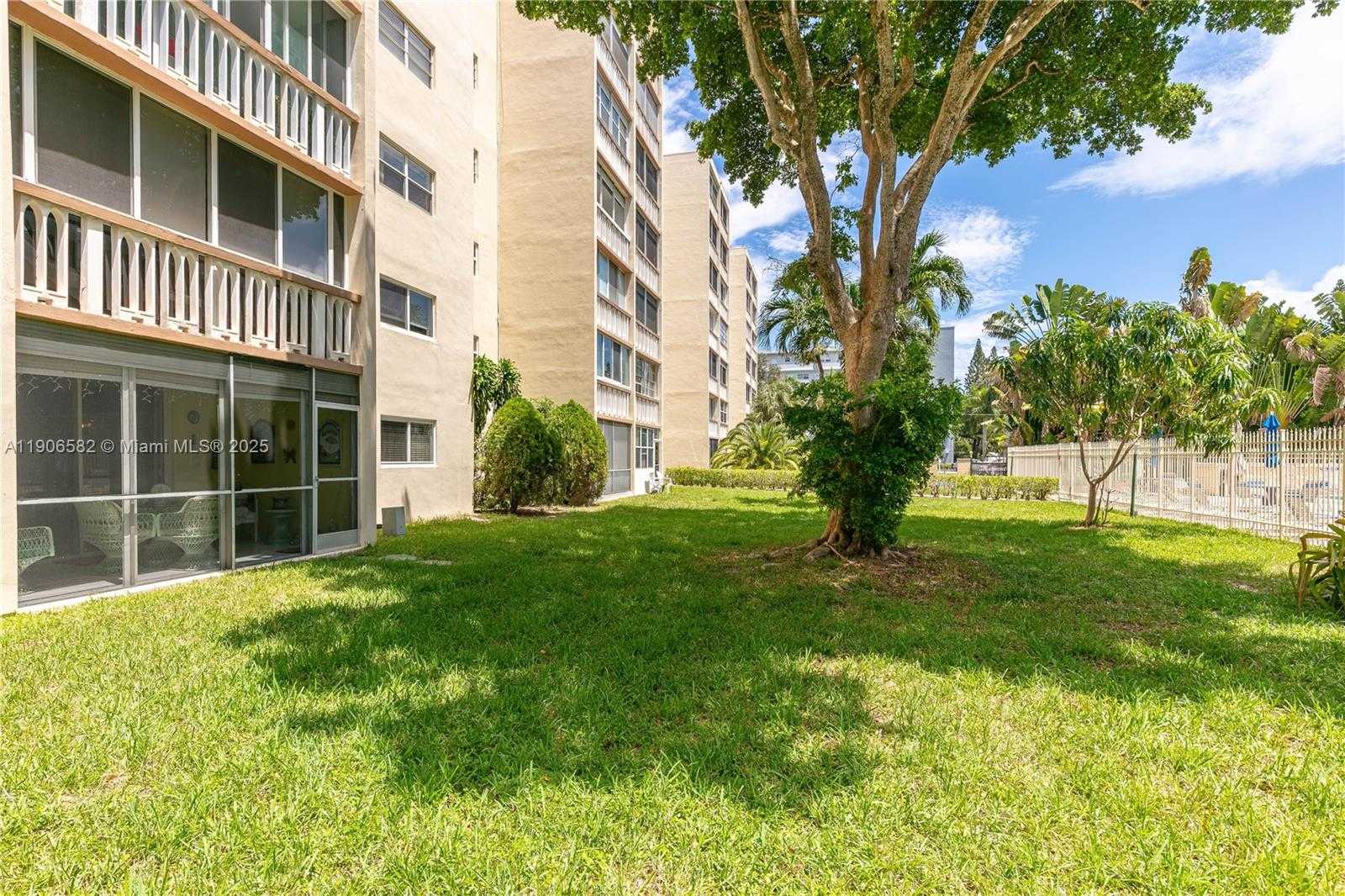 Small Image of 1001 NORTH EAST 14TH AVE #107, Hallandale Beach Number 21