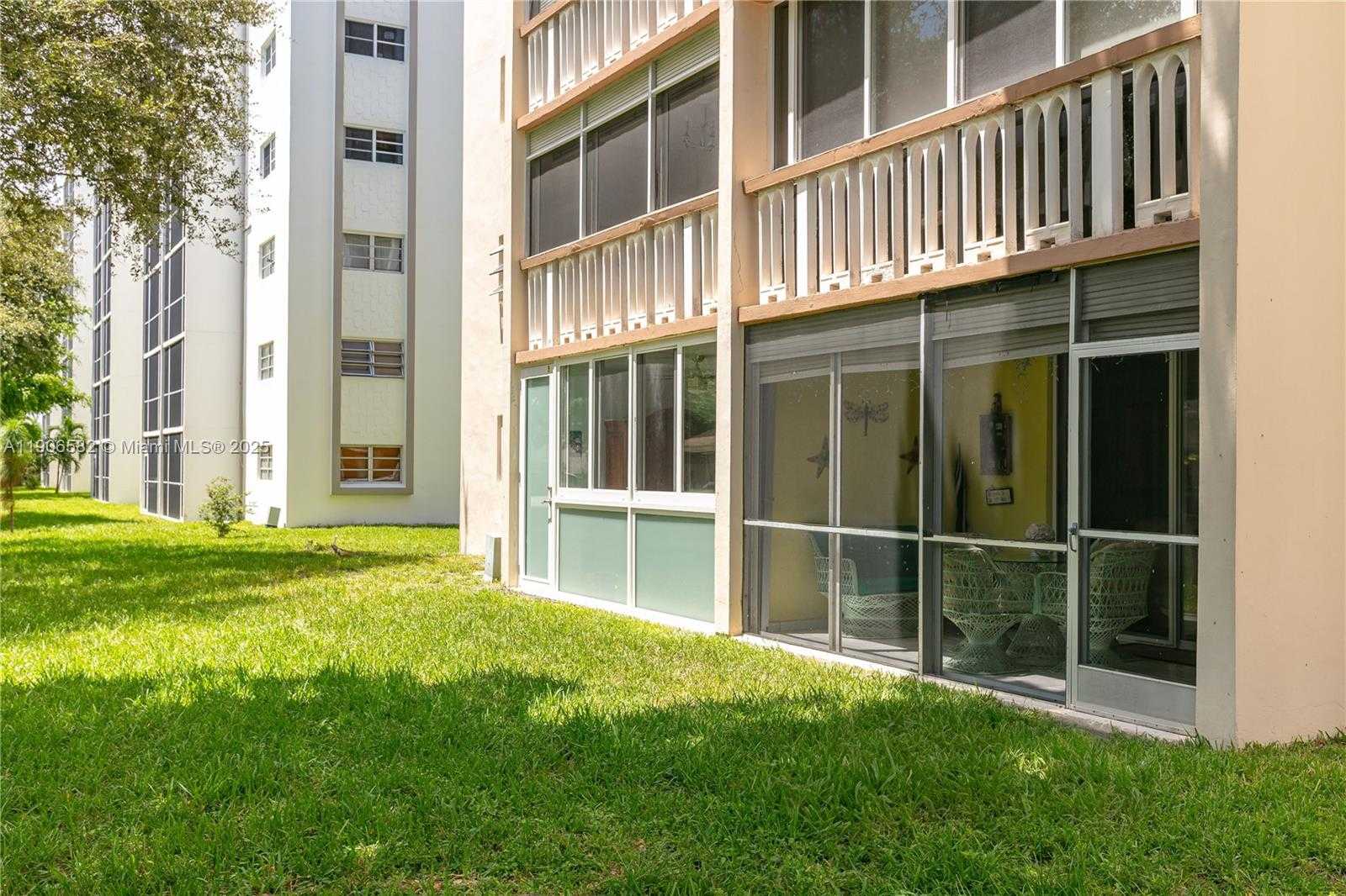 Small Image of 1001 NORTH EAST 14TH AVE #107, Hallandale Beach Number 22