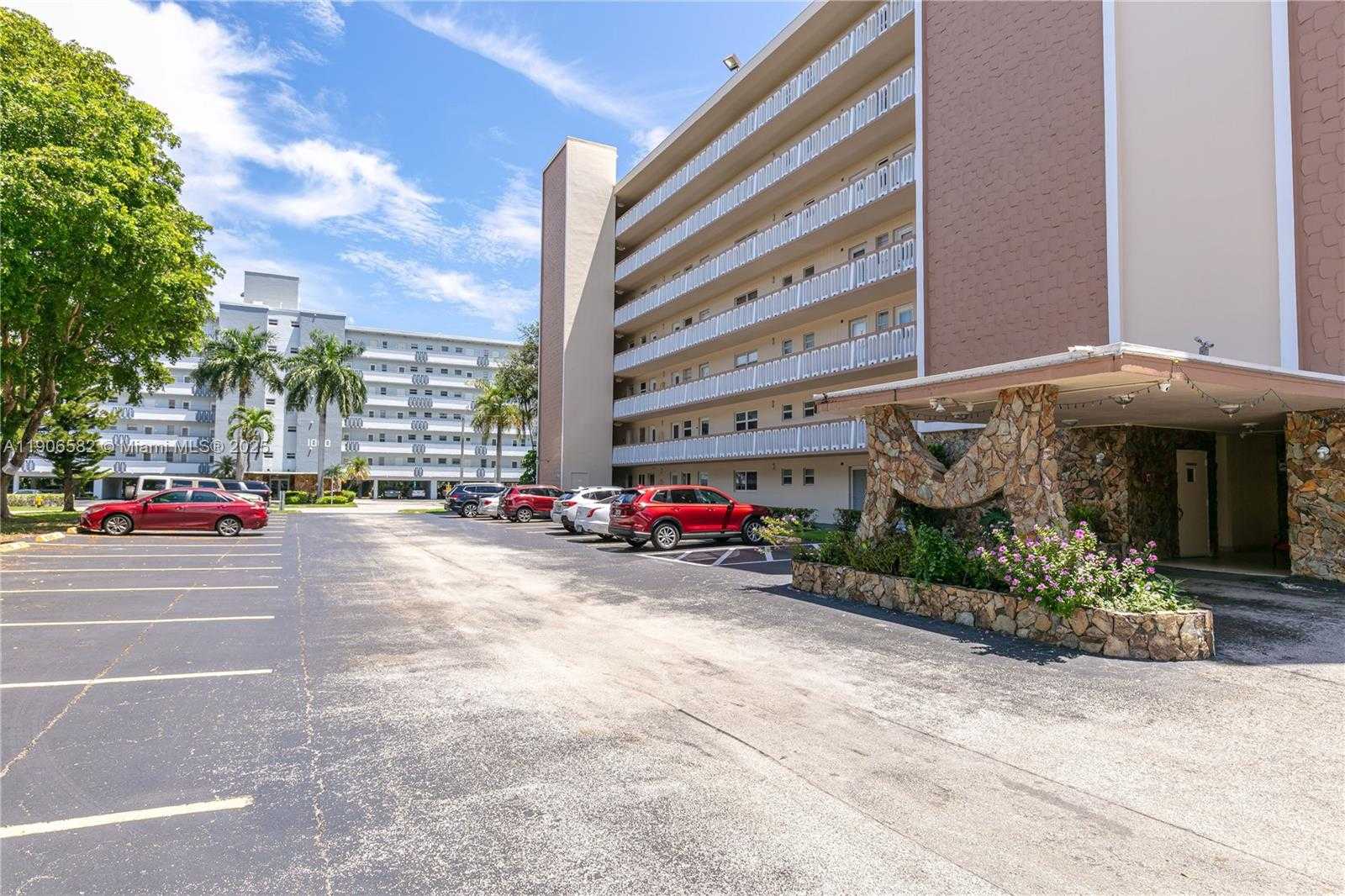 Small Image of 1001 NORTH EAST 14TH AVE #107, Hallandale Beach Number 25