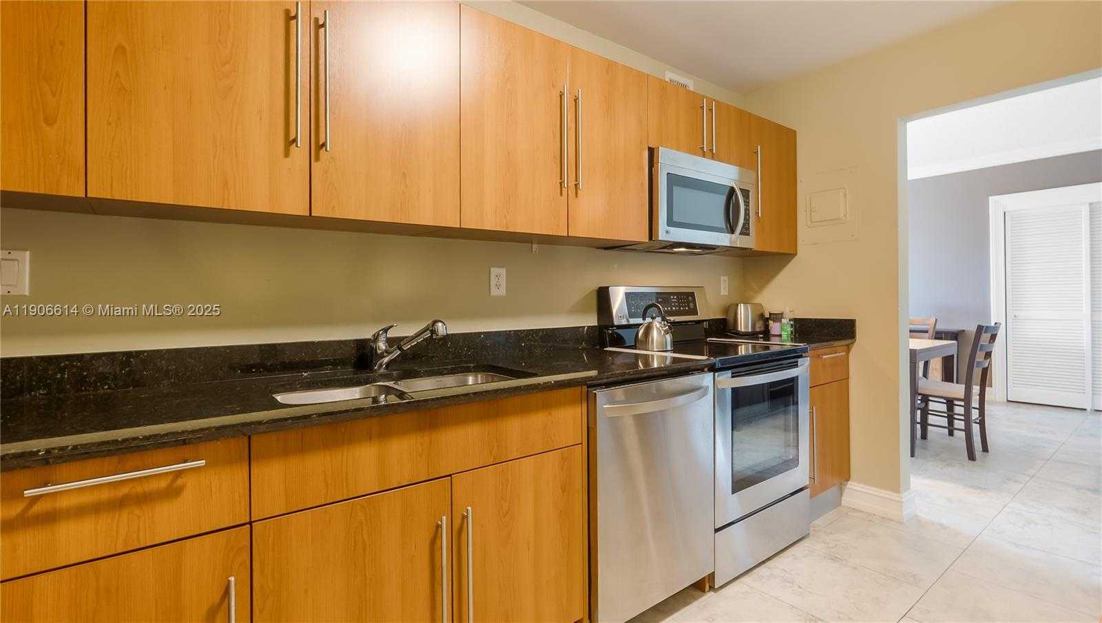 Small Image of 3000 SOUTH OCEAN DR #420, Hollywood Number 10