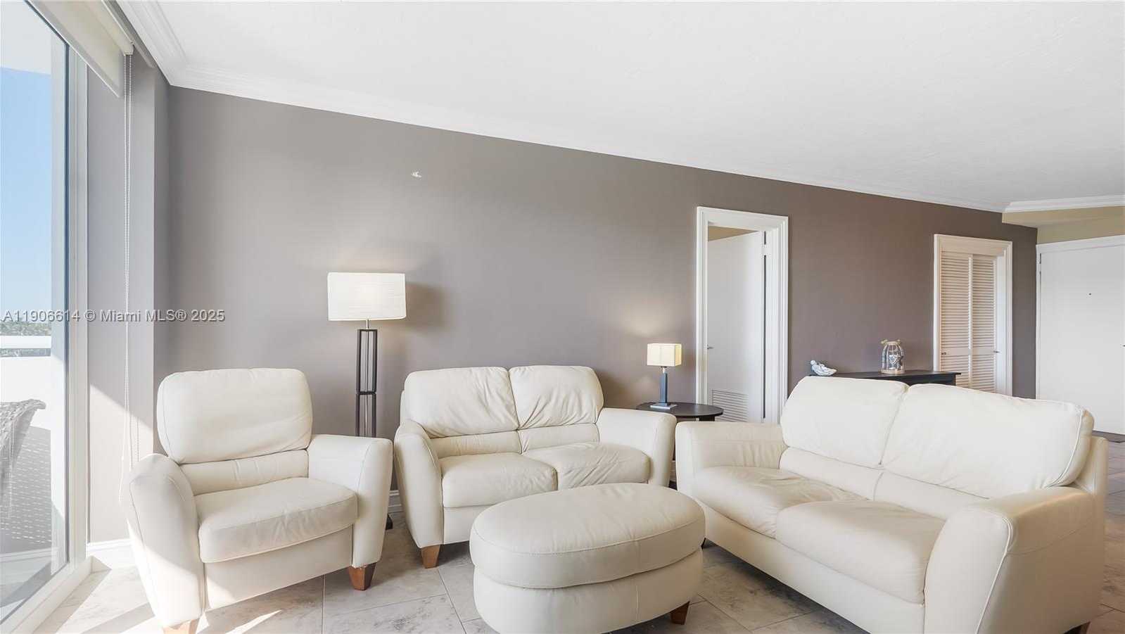 Small Image of 3000 SOUTH OCEAN DR #420, Hollywood Number 23