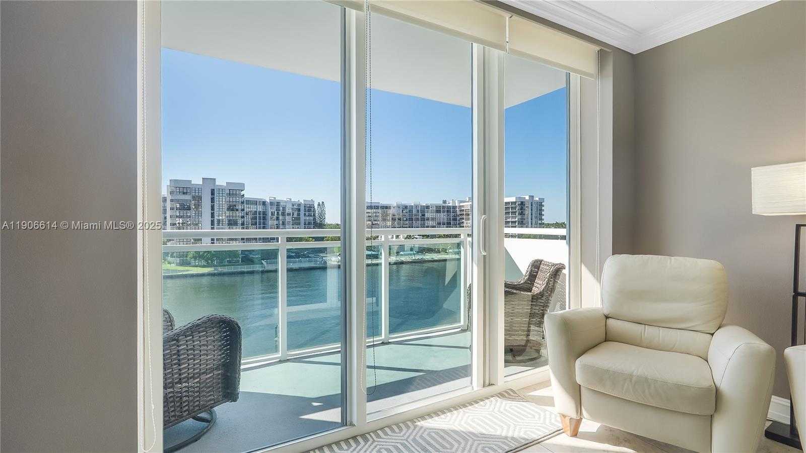 Small Image of 3000 SOUTH OCEAN DR #420, Hollywood Number 3