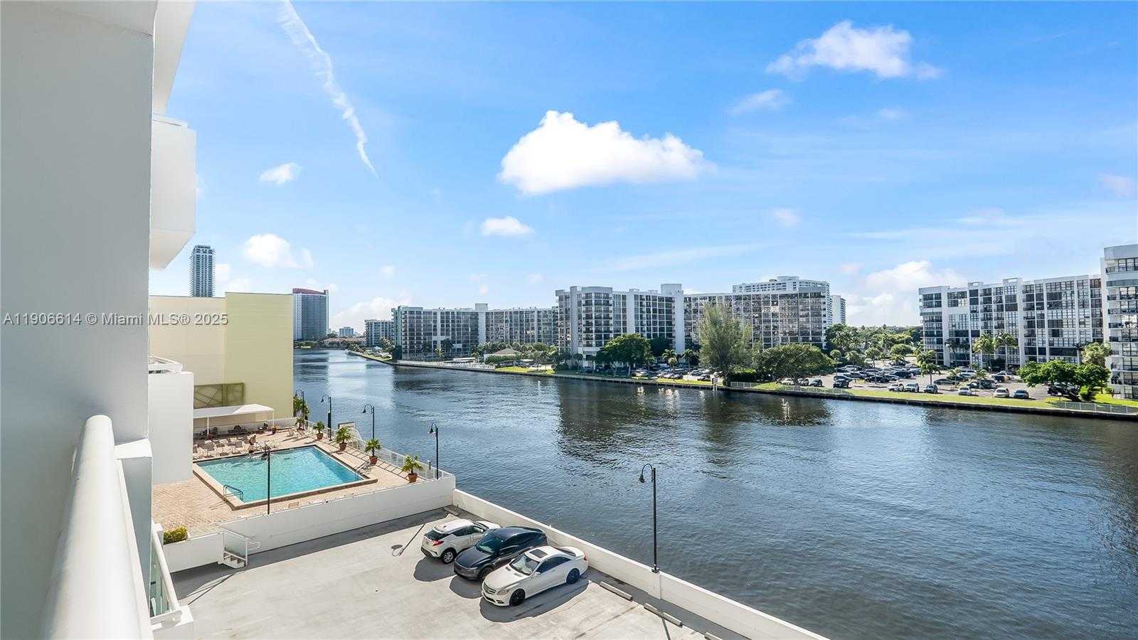 Small Image of 3000 SOUTH OCEAN DR #420, Hollywood Number 39