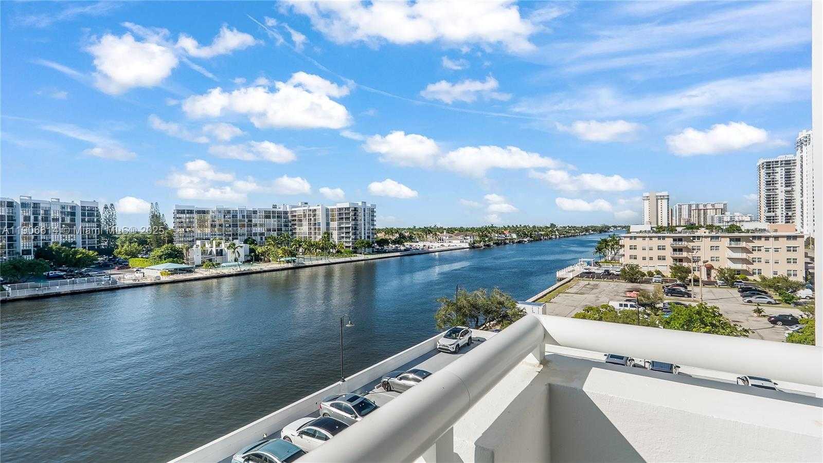 Small Image of 3000 SOUTH OCEAN DR #420, Hollywood Number 40