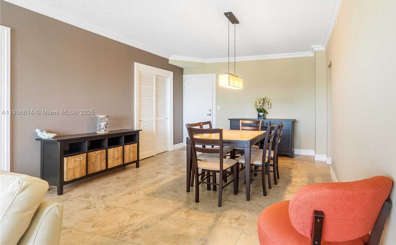 Small Image of 3000 SOUTH OCEAN DR #420, Hollywood Number 6