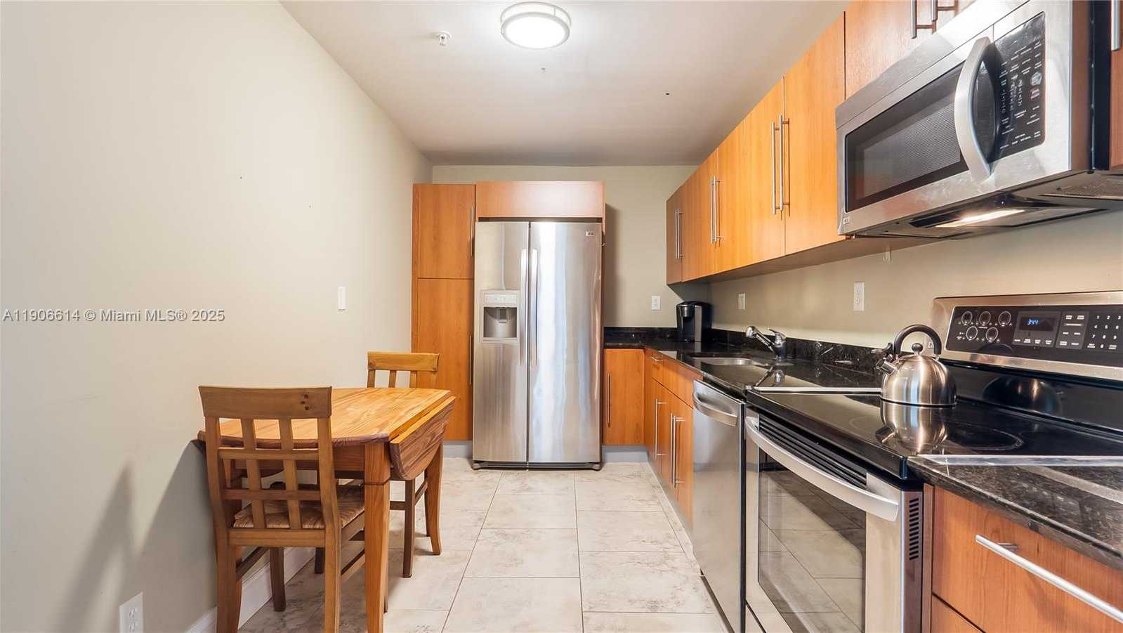 Small Image of 3000 SOUTH OCEAN DR #420, Hollywood Number 9