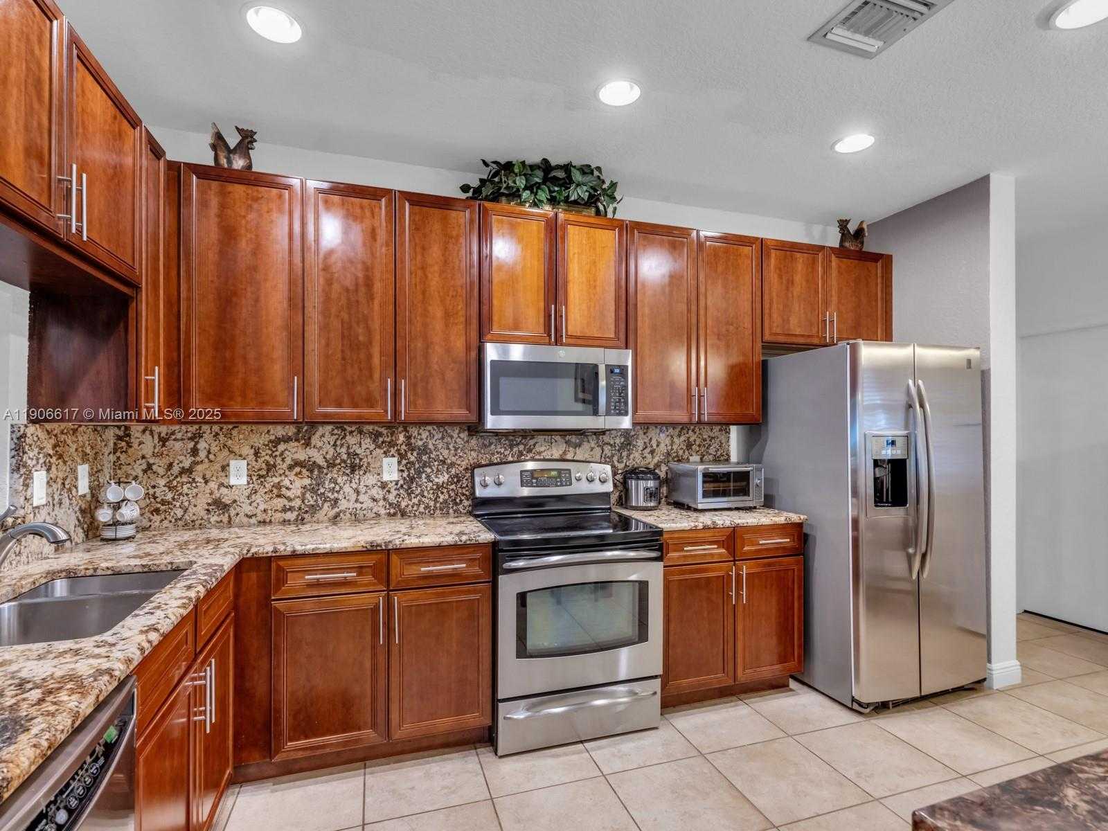 Small Image of 9719 DARLINGTON PL, Cooper City Number 10