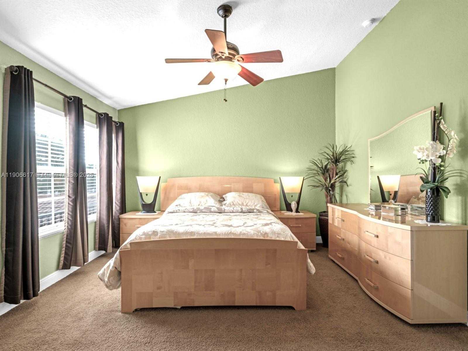 Small Image of 9719 DARLINGTON PL, Cooper City Number 12