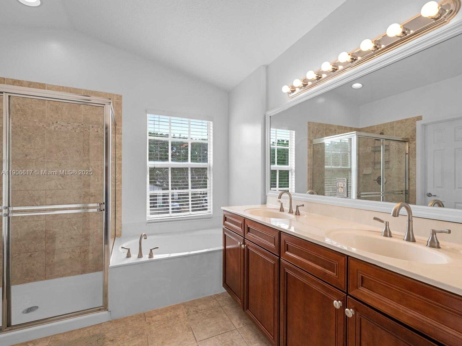 Small Image of 9719 DARLINGTON PL, Cooper City Number 14