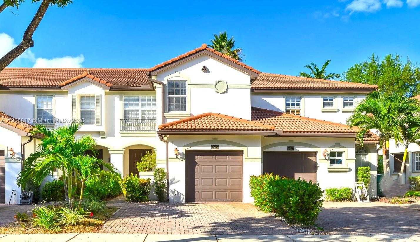 Small Image of 9719 DARLINGTON PL, Cooper City Number 2