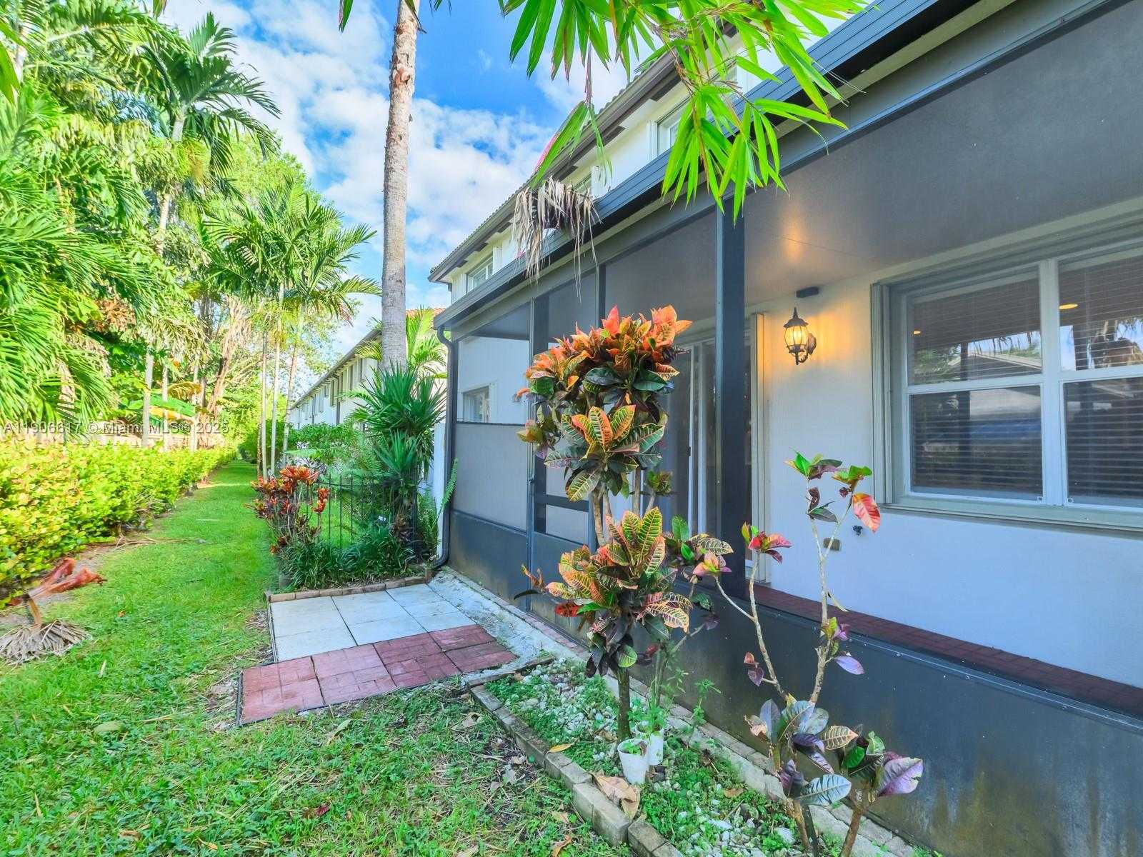 Small Image of 9719 DARLINGTON PL, Cooper City Number 22