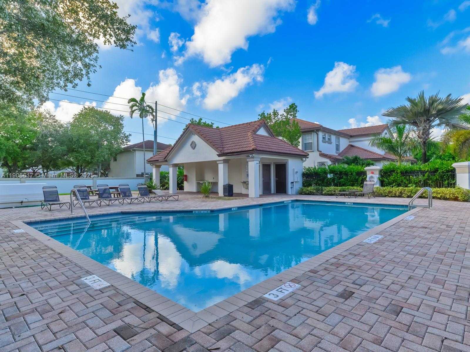 Small Image of 9719 DARLINGTON PL, Cooper City Number 23