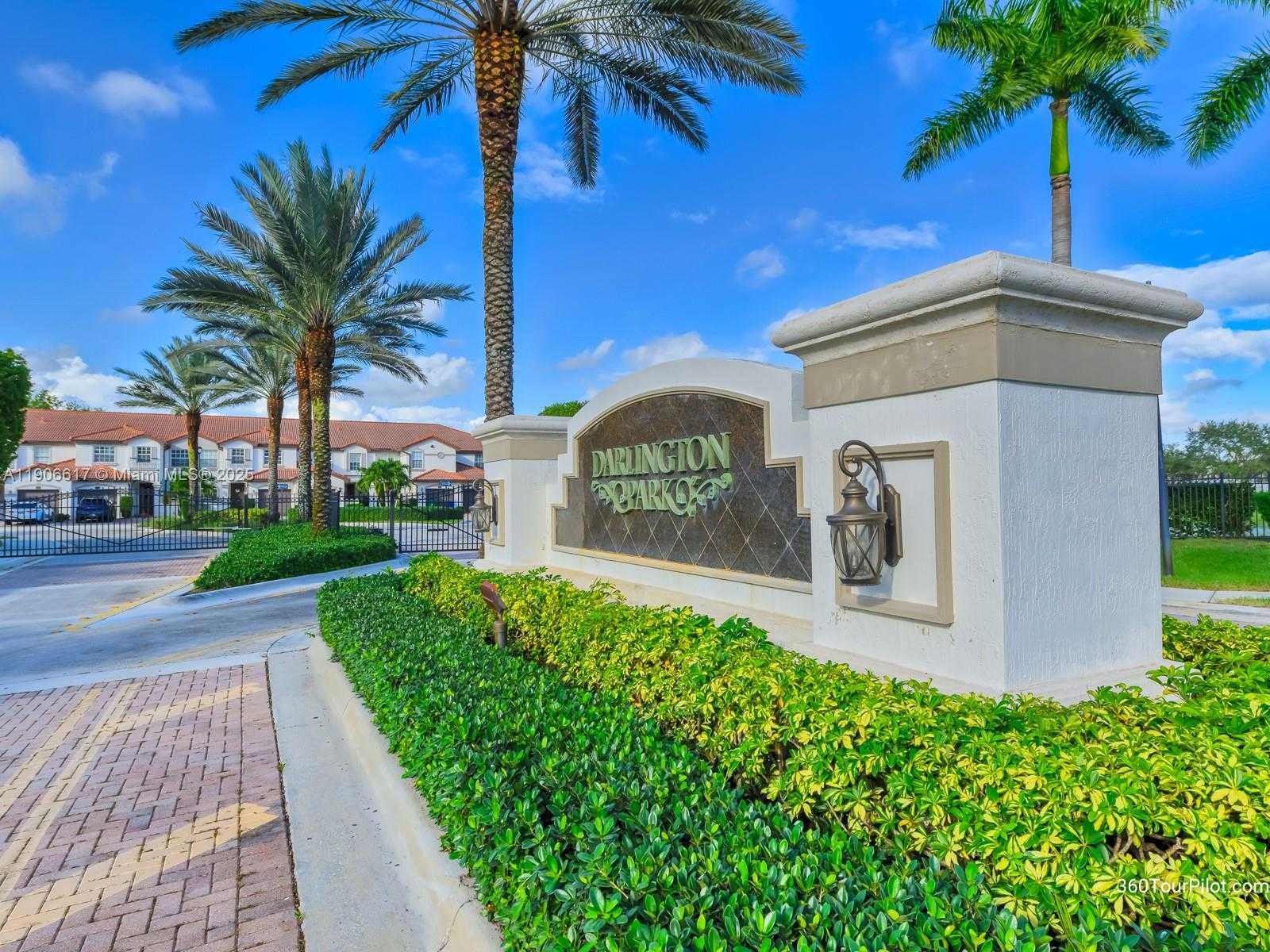 Small Image of 9719 DARLINGTON PL, Cooper City Number 26