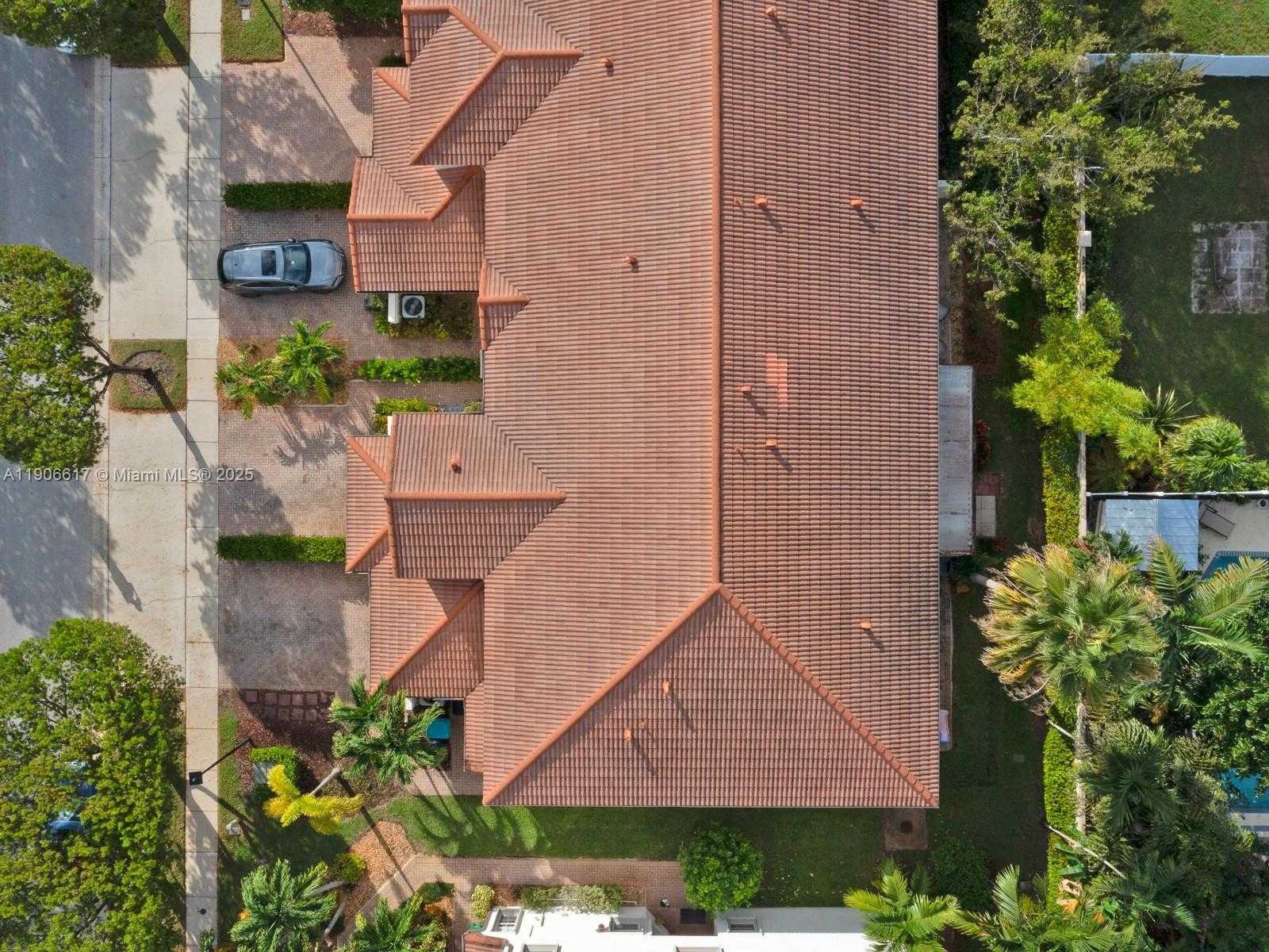 Small Image of 9719 DARLINGTON PL, Cooper City Number 27