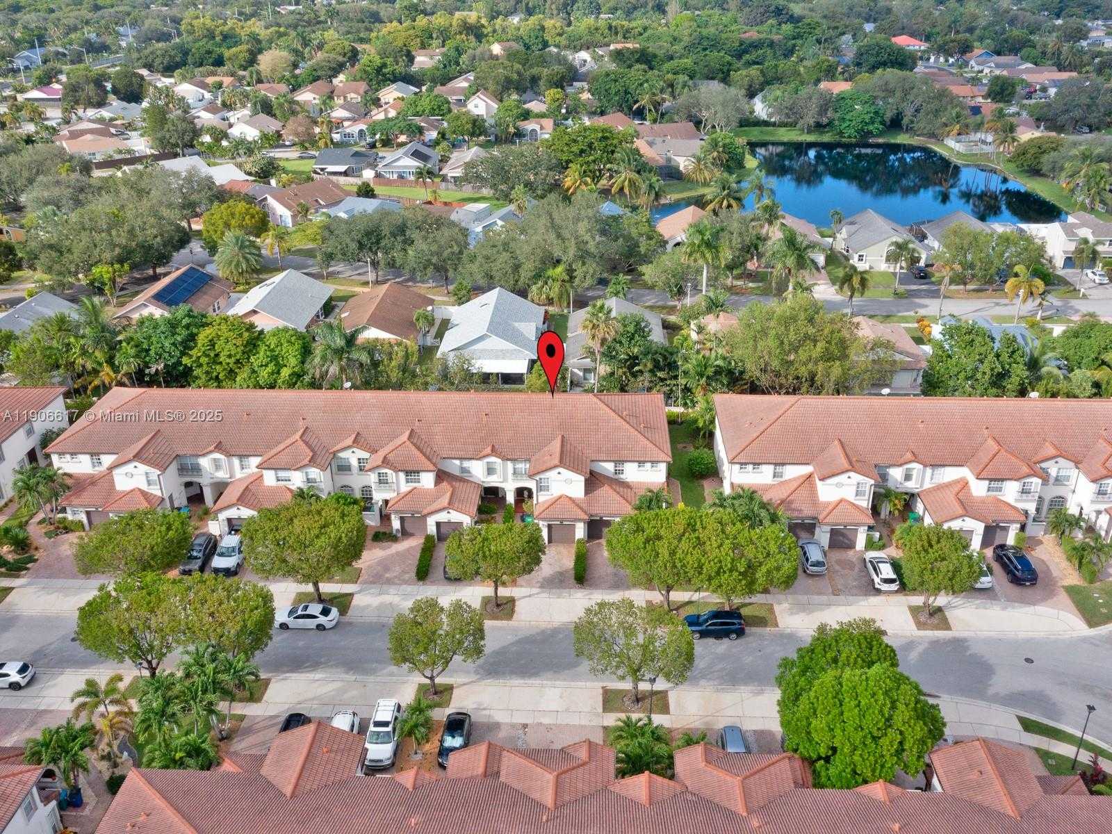 Small Image of 9719 DARLINGTON PL, Cooper City Number 30