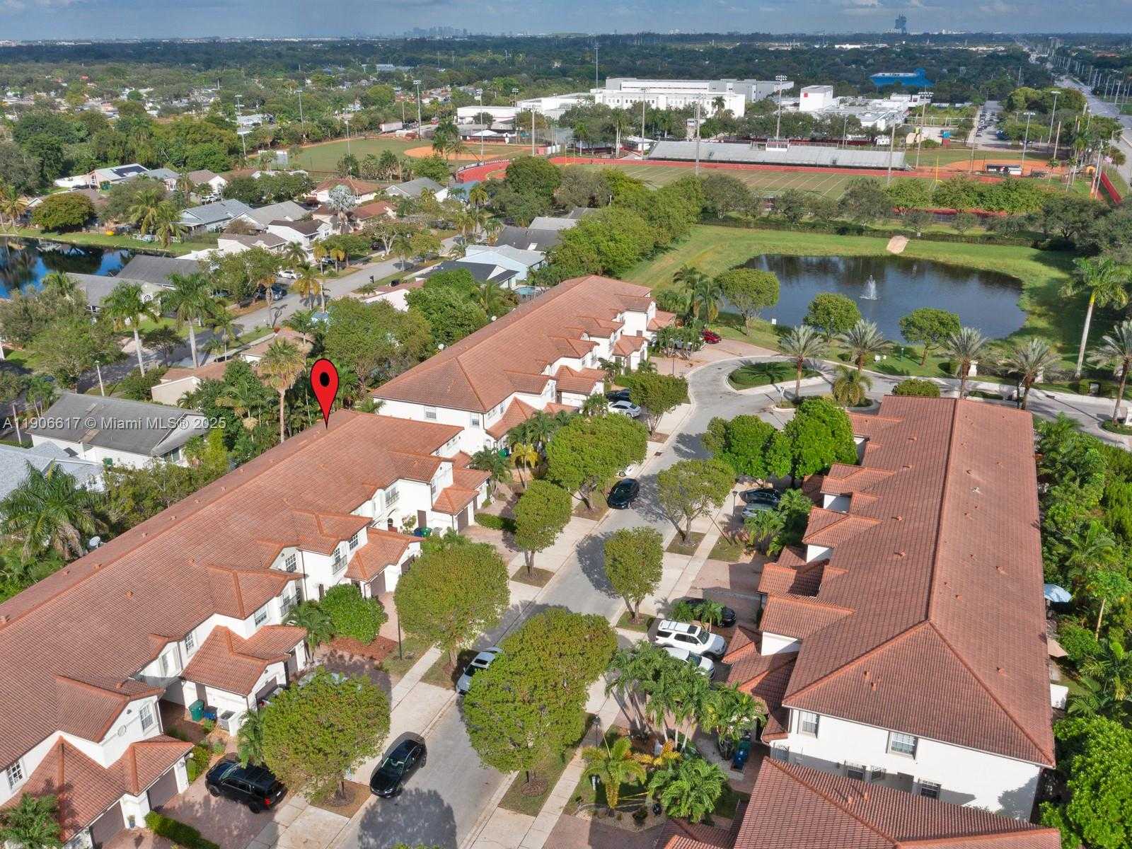 Small Image of 9719 DARLINGTON PL, Cooper City Number 33