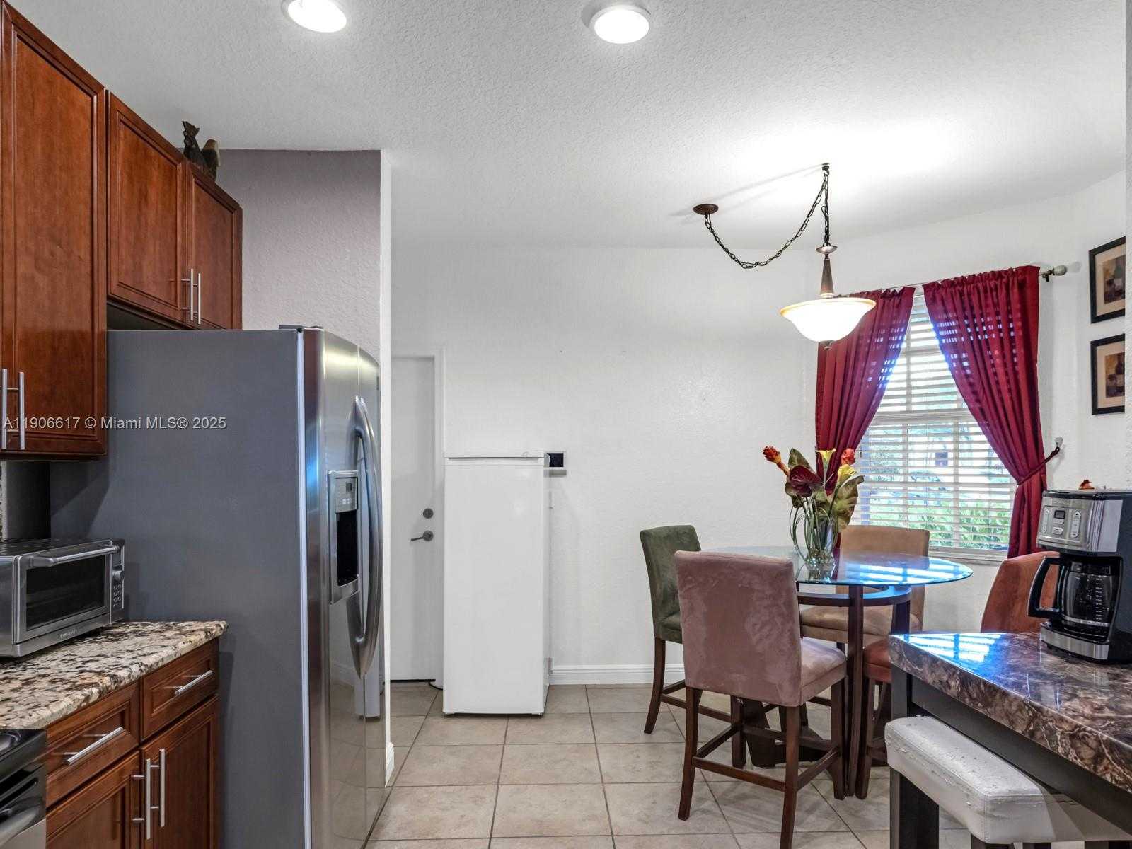 Small Image of 9719 DARLINGTON PL, Cooper City Number 38