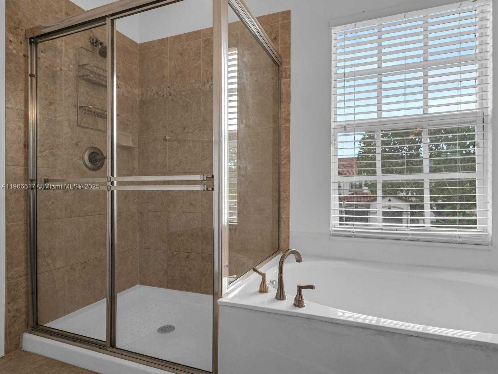 Small Image of 9719 DARLINGTON PL, Cooper City Number 39