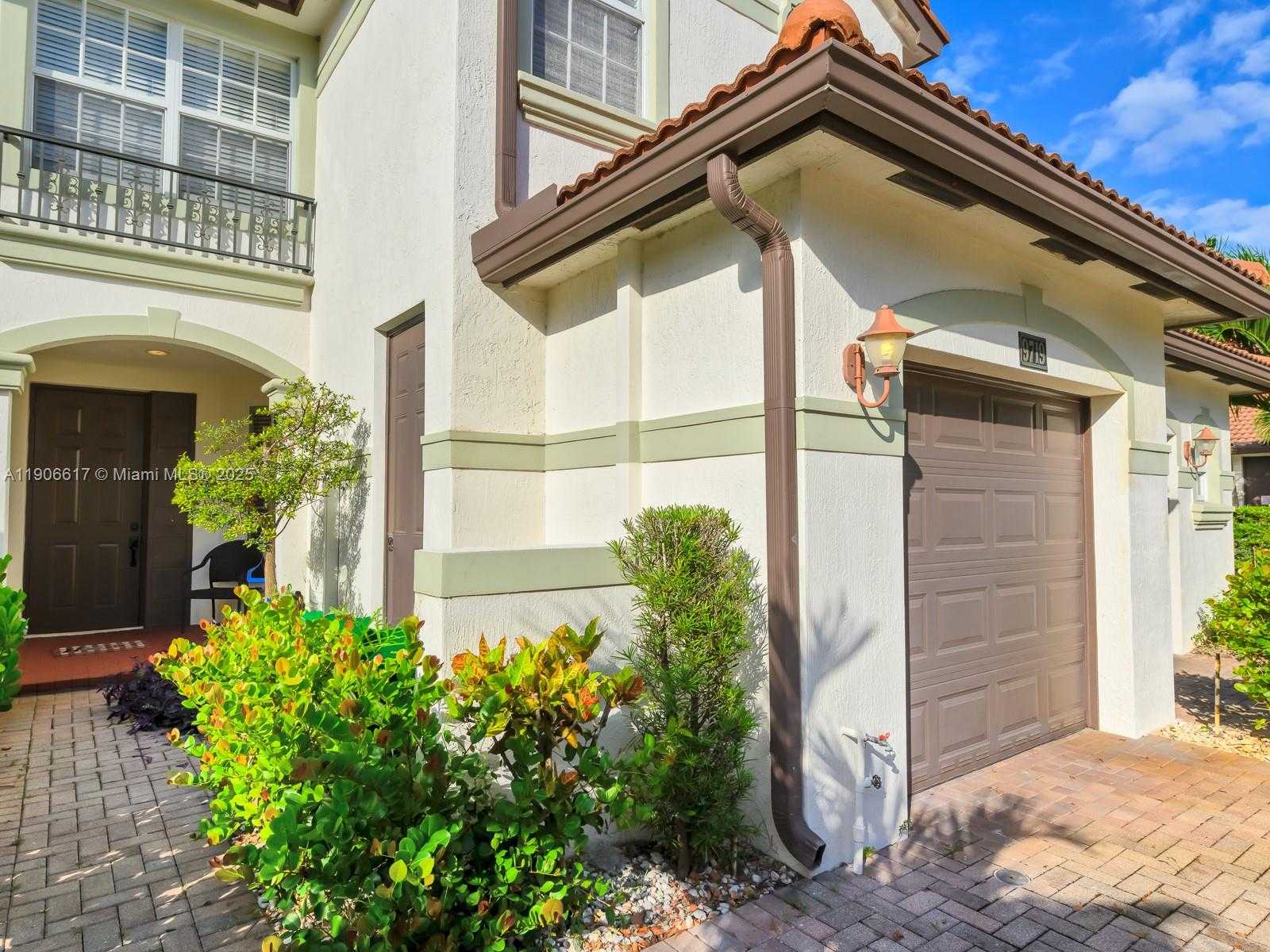 Small Image of 9719 DARLINGTON PL, Cooper City Number 42