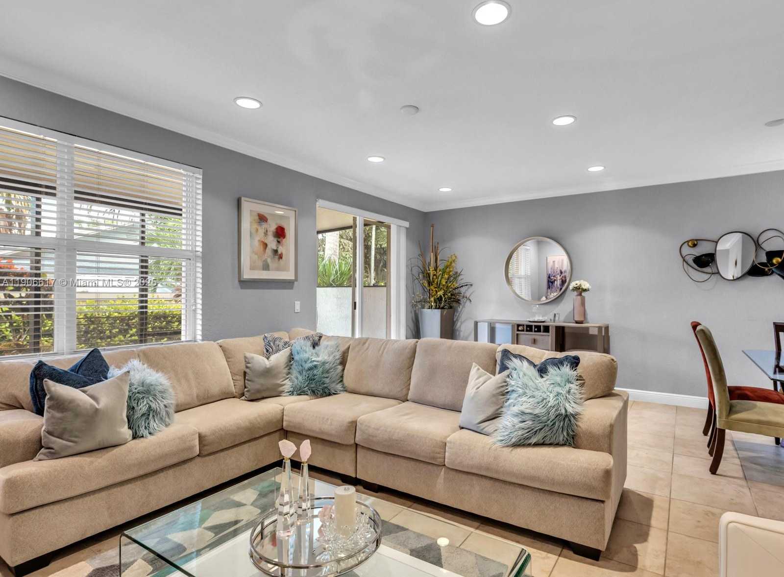 Small Image of 9719 DARLINGTON PL, Cooper City Number 5