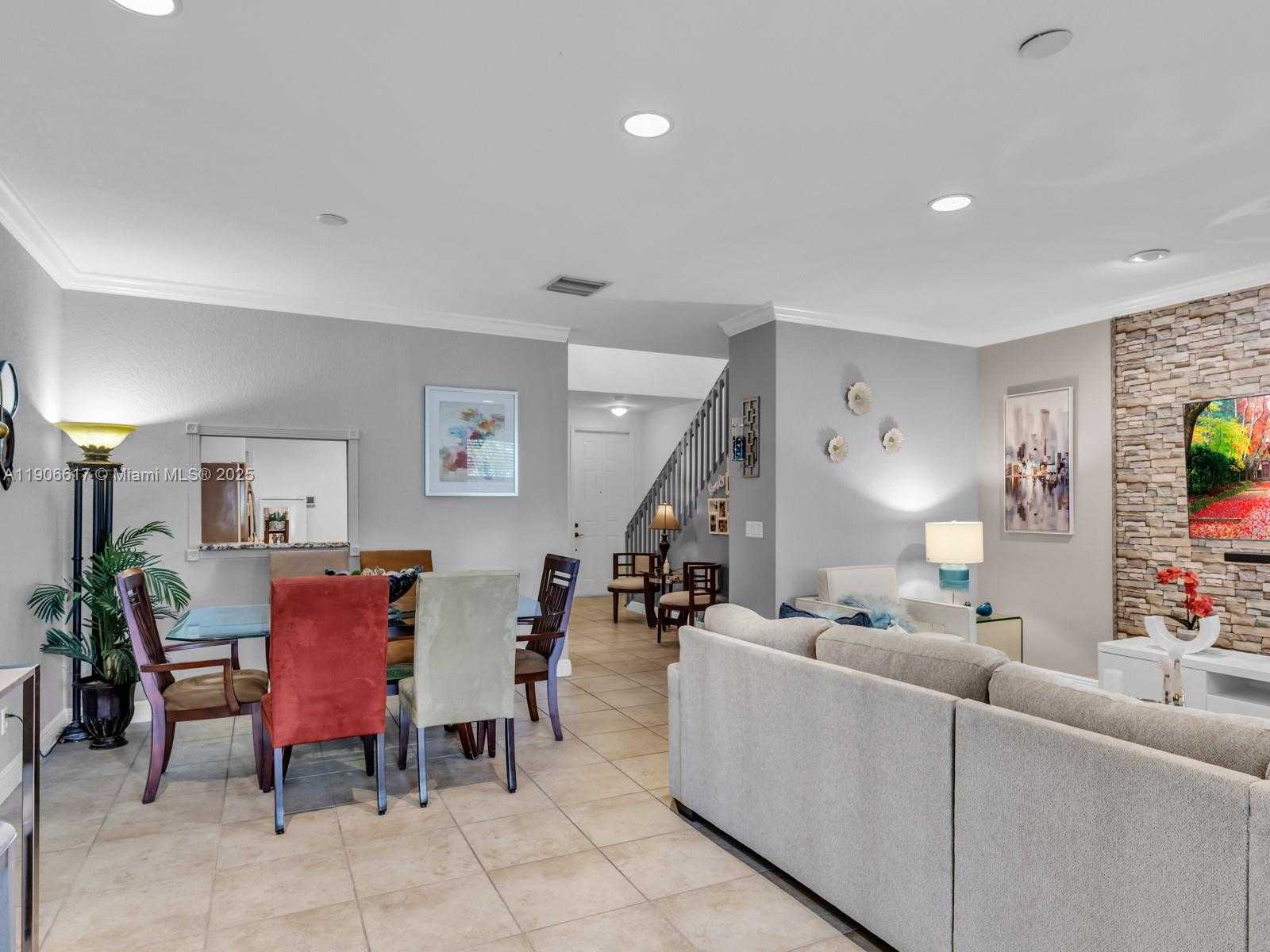 Small Image of 9719 DARLINGTON PL, Cooper City Number 7