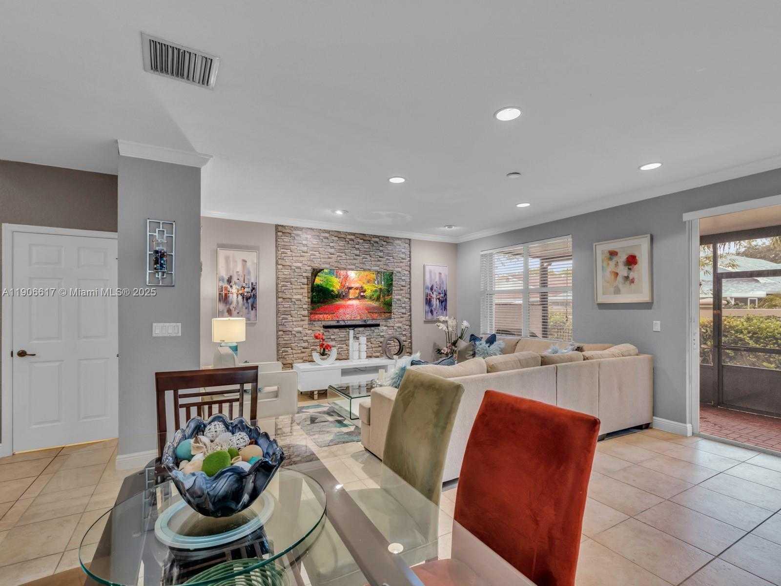 Small Image of 9719 DARLINGTON PL, Cooper City Number 8