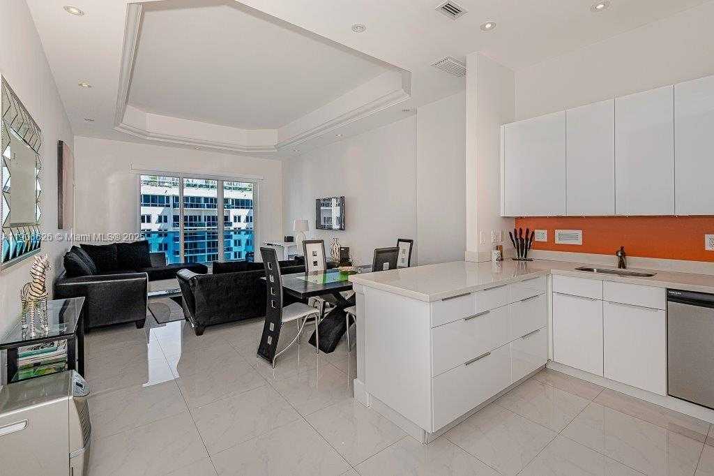 Small Image of 2301 COLLINS AVE #1619, Miami Beach Number 3