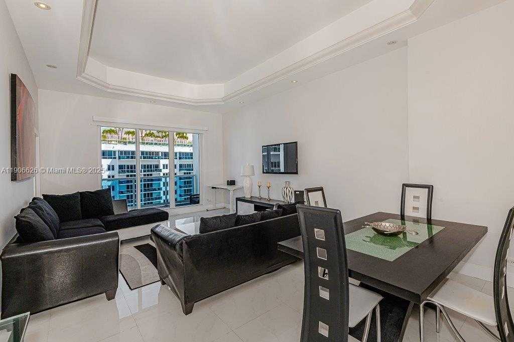 Small Image of 2301 COLLINS AVE #1619, Miami Beach Number 5
