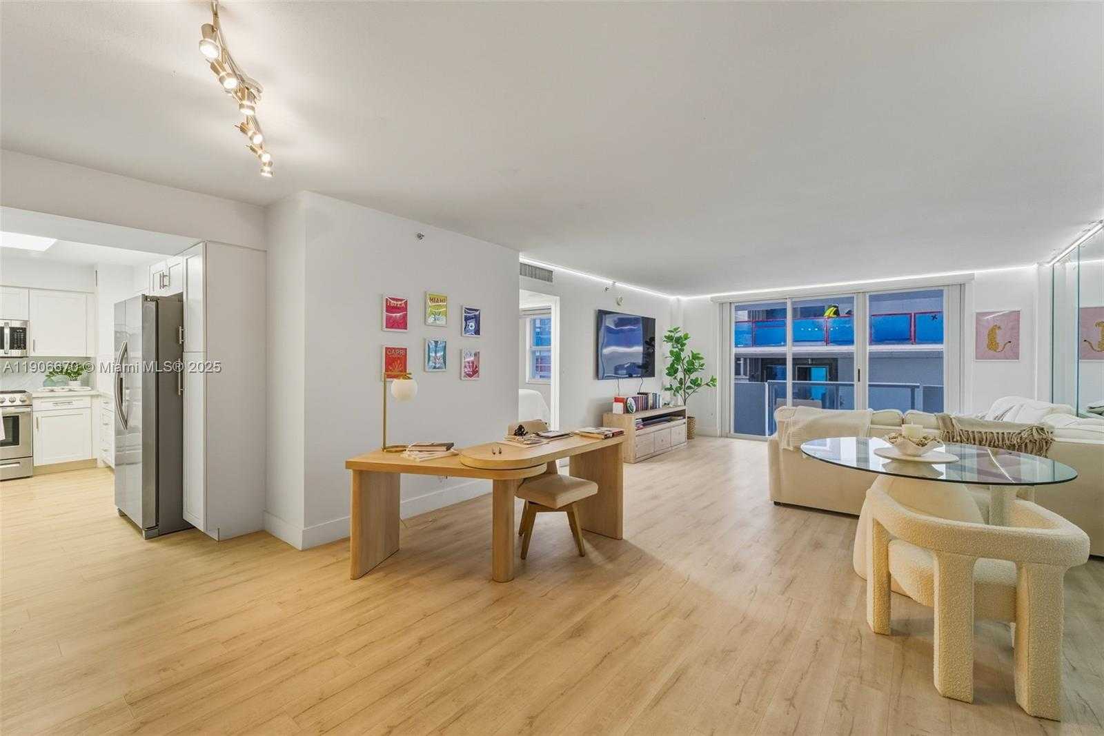 Small Image of 9195 COLLINS AVE #404, Surfside Number 4