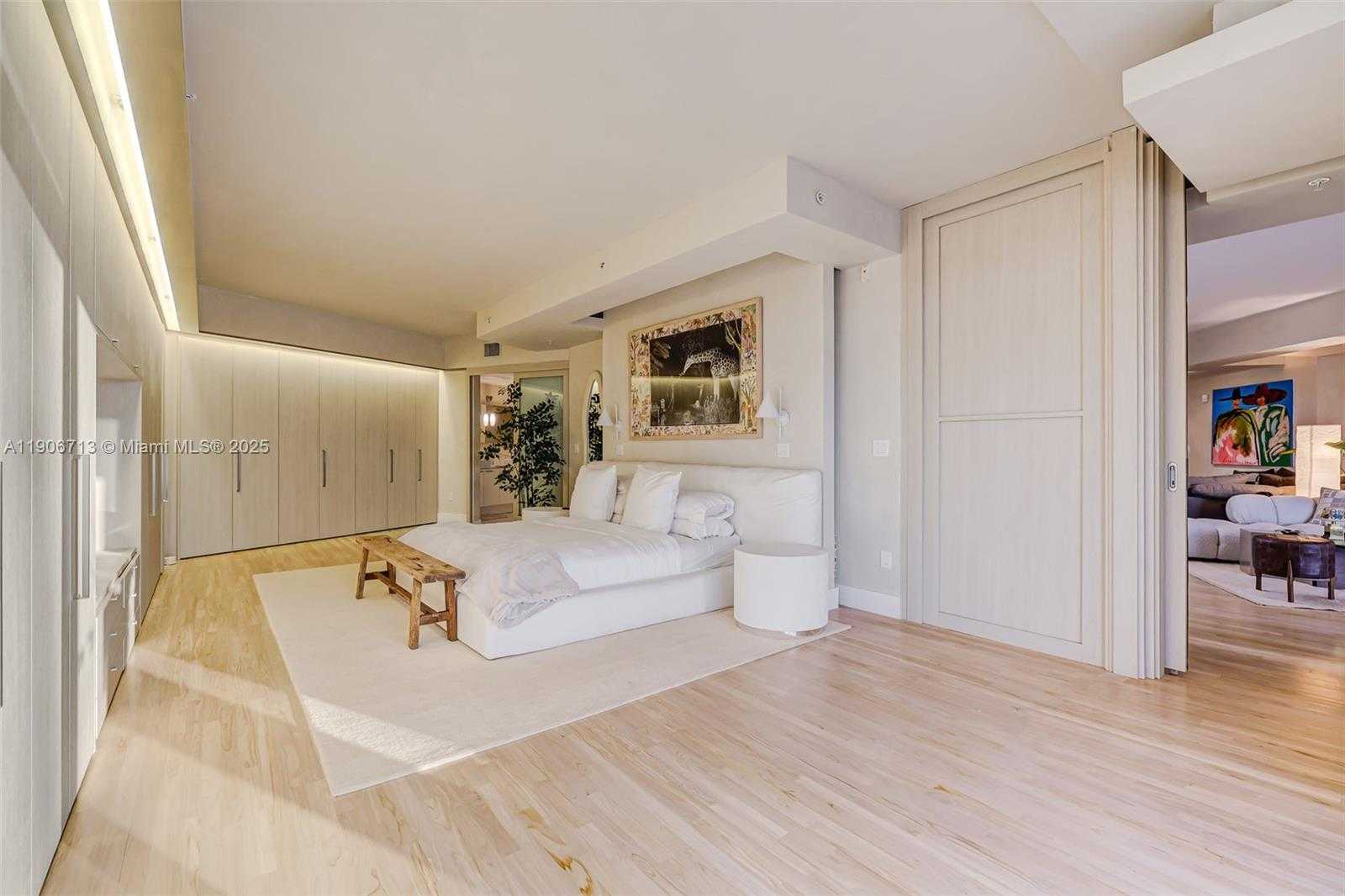 Small Image of 2001 MERIDIAN AVE #307, Miami Beach Number 11