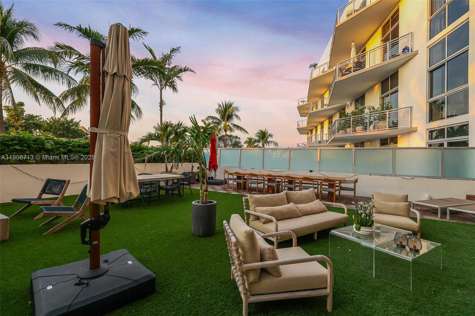 Small Image of 2001 MERIDIAN AVE #307, Miami Beach Number 20