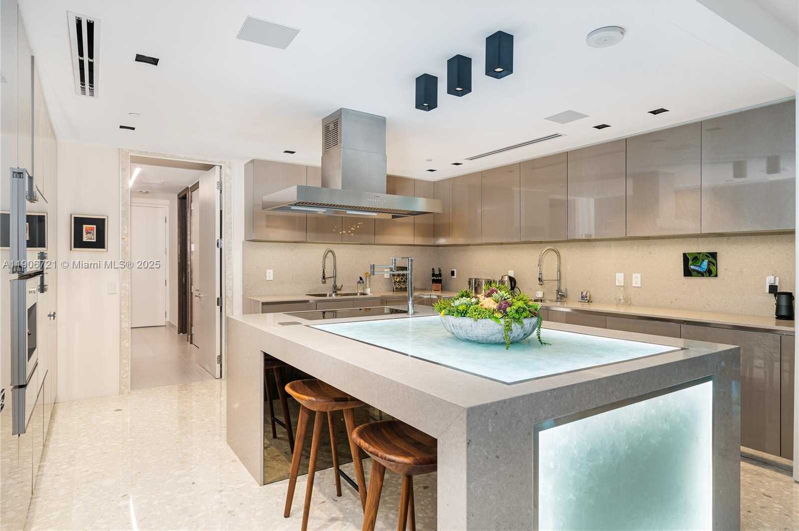 Imagen de Pequeño Objeto