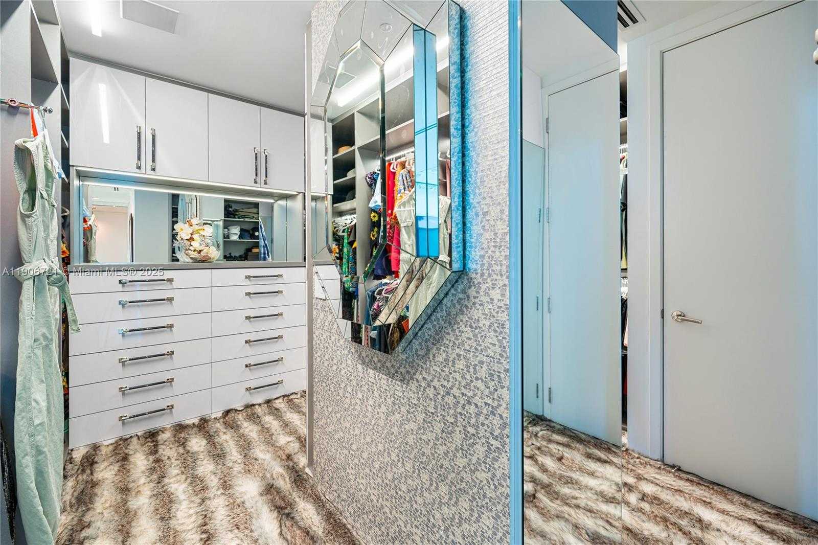 Imagen de Pequeño Objeto