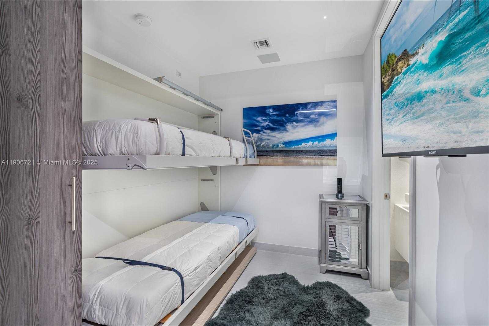 Imagen de Pequeño Objeto