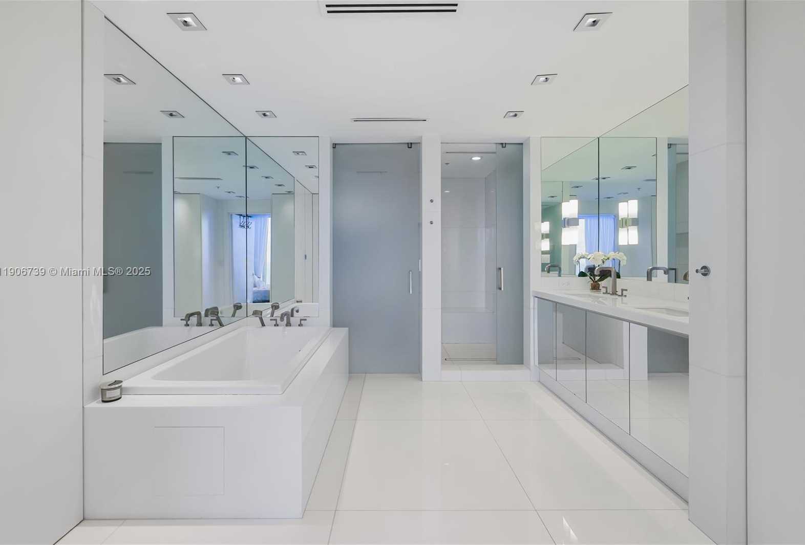 Small Image of 6899 COLLINS AVE #2208, Miami Beach Number 32