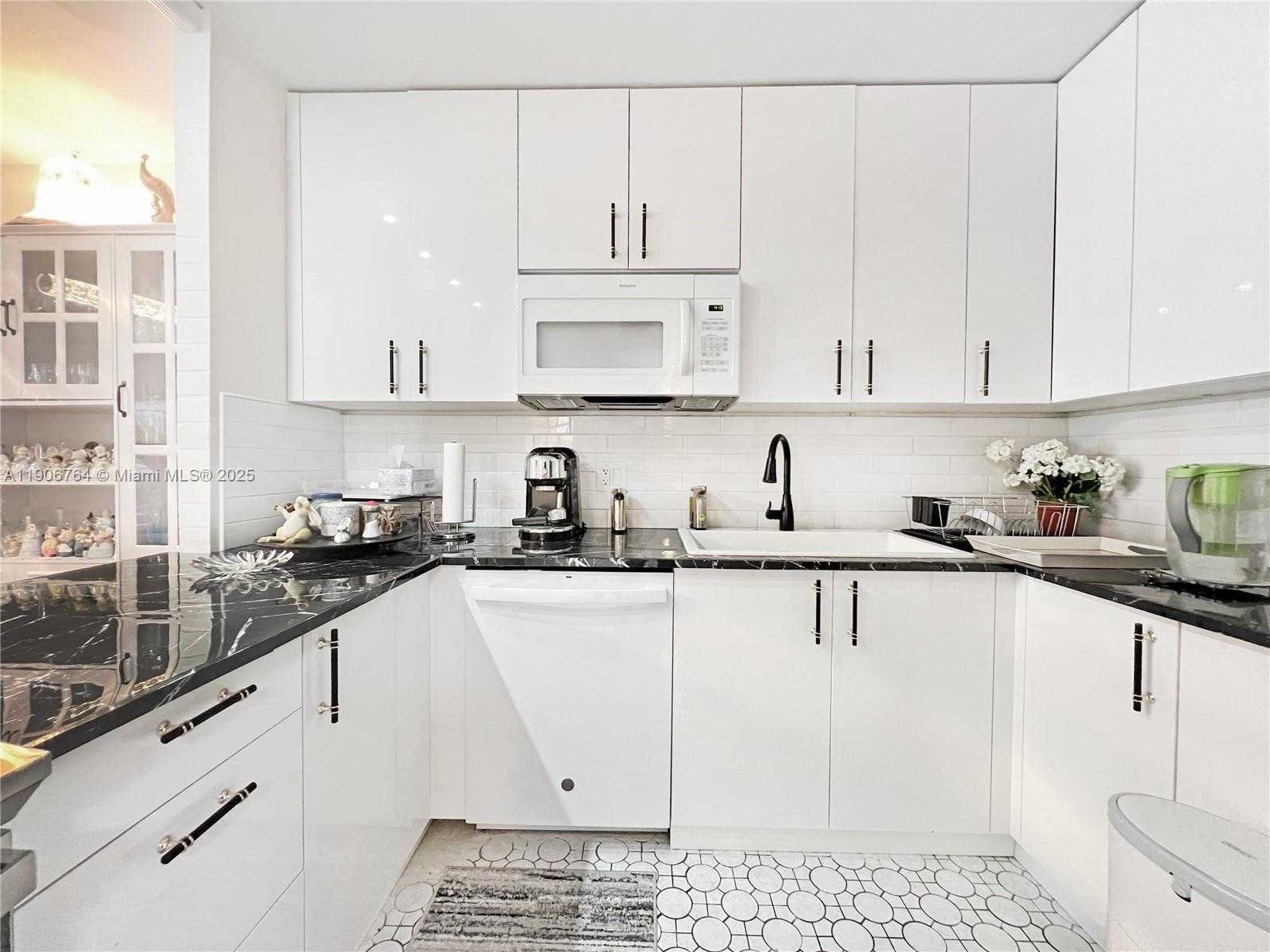 Small Image of 2801 NORTH EAST 183RD ST #1108W, Aventura Number 2