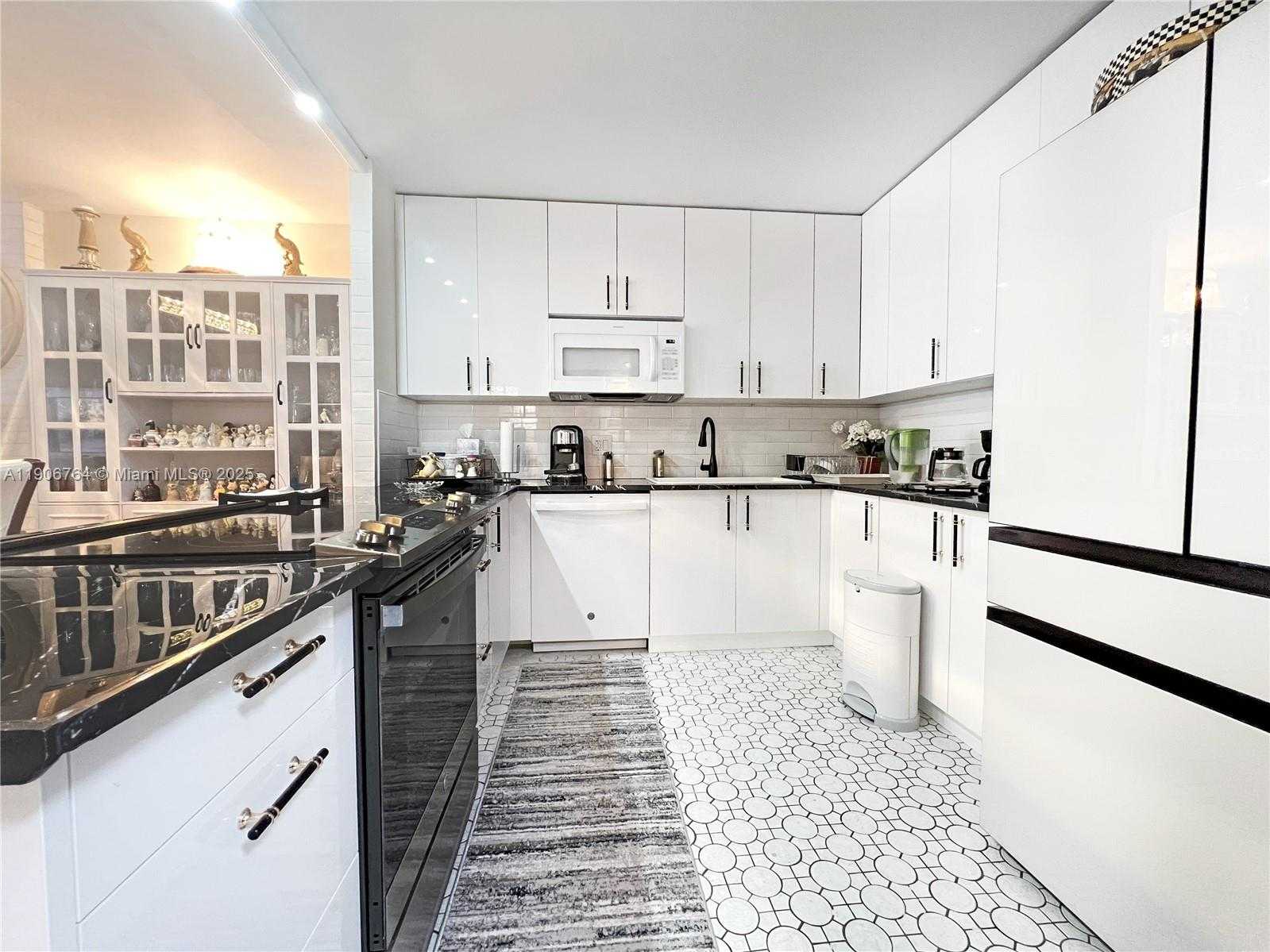 Small Image of 2801 NORTH EAST 183RD ST #1108W, Aventura Number 4