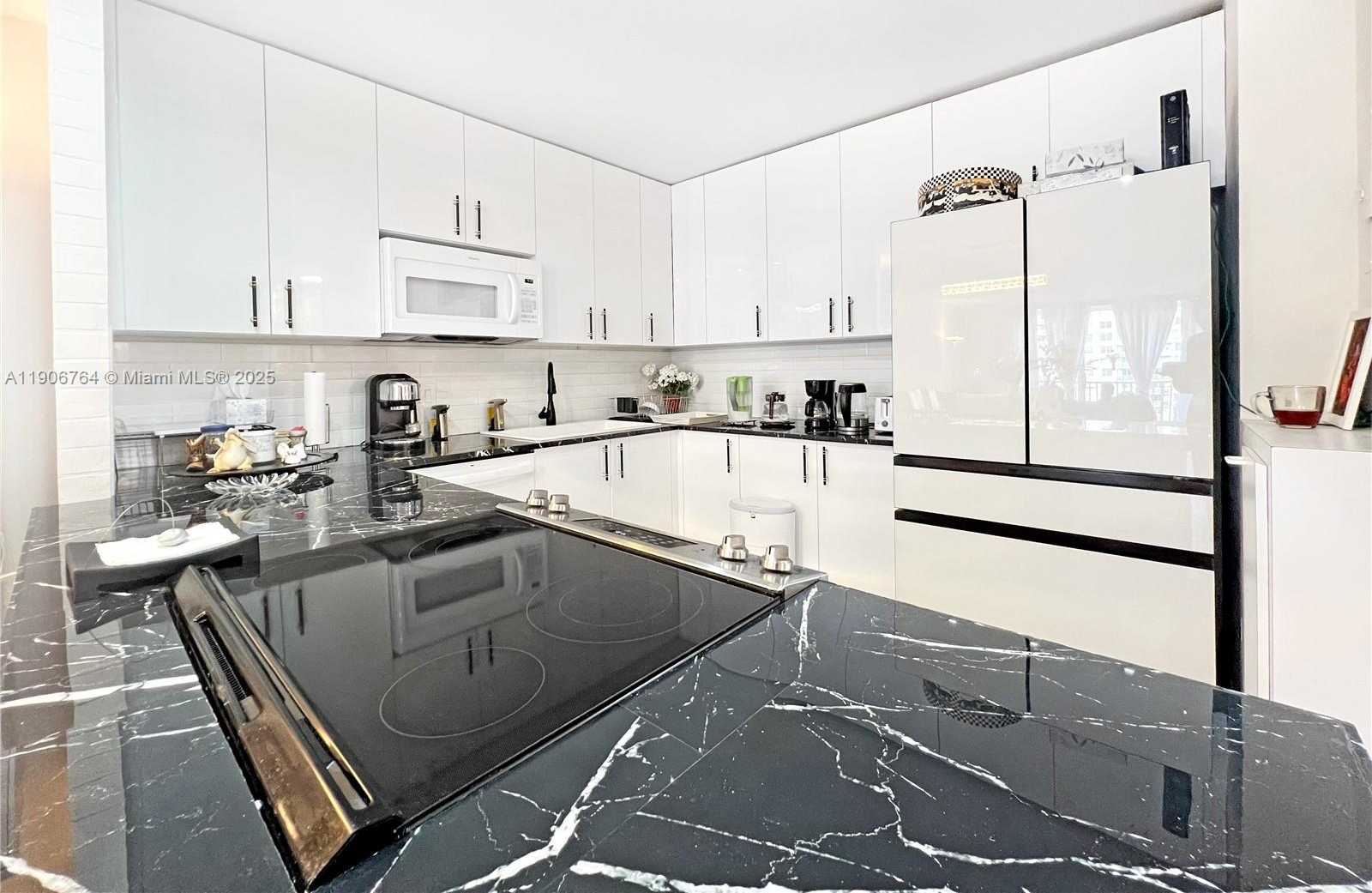 Small Image of 2801 NORTH EAST 183RD ST #1108W, Aventura Number 5