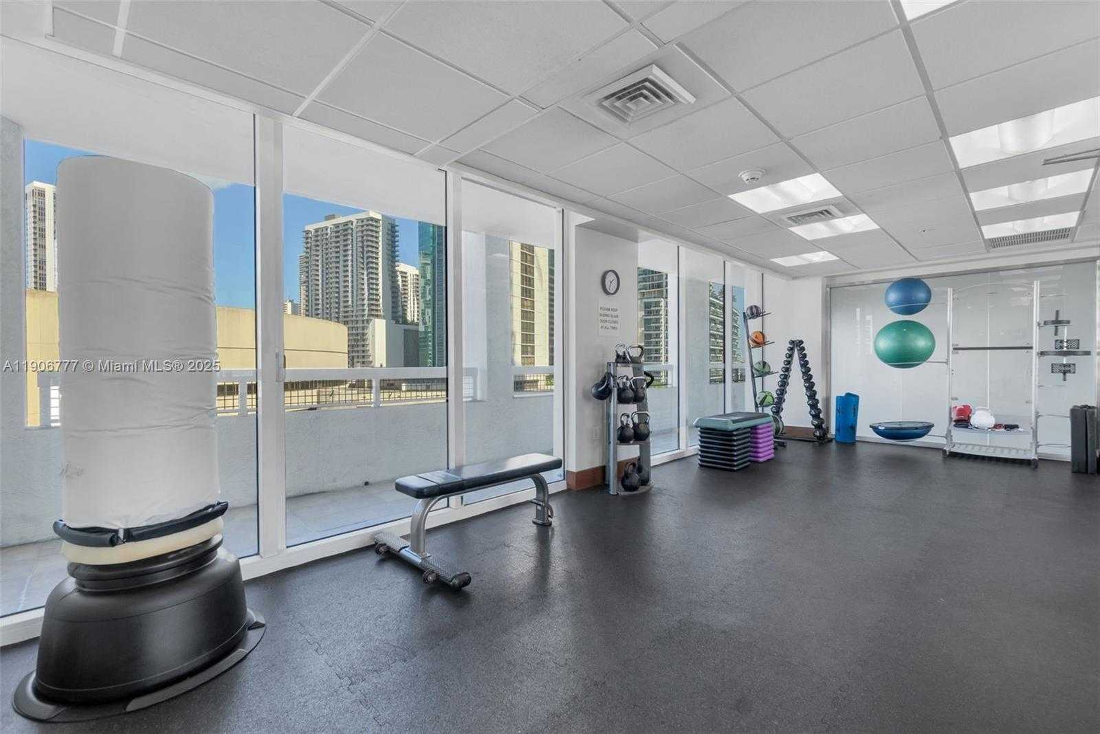 Small Image of 31 SOUTH EAST 5TH ST #901, Miami Number 38