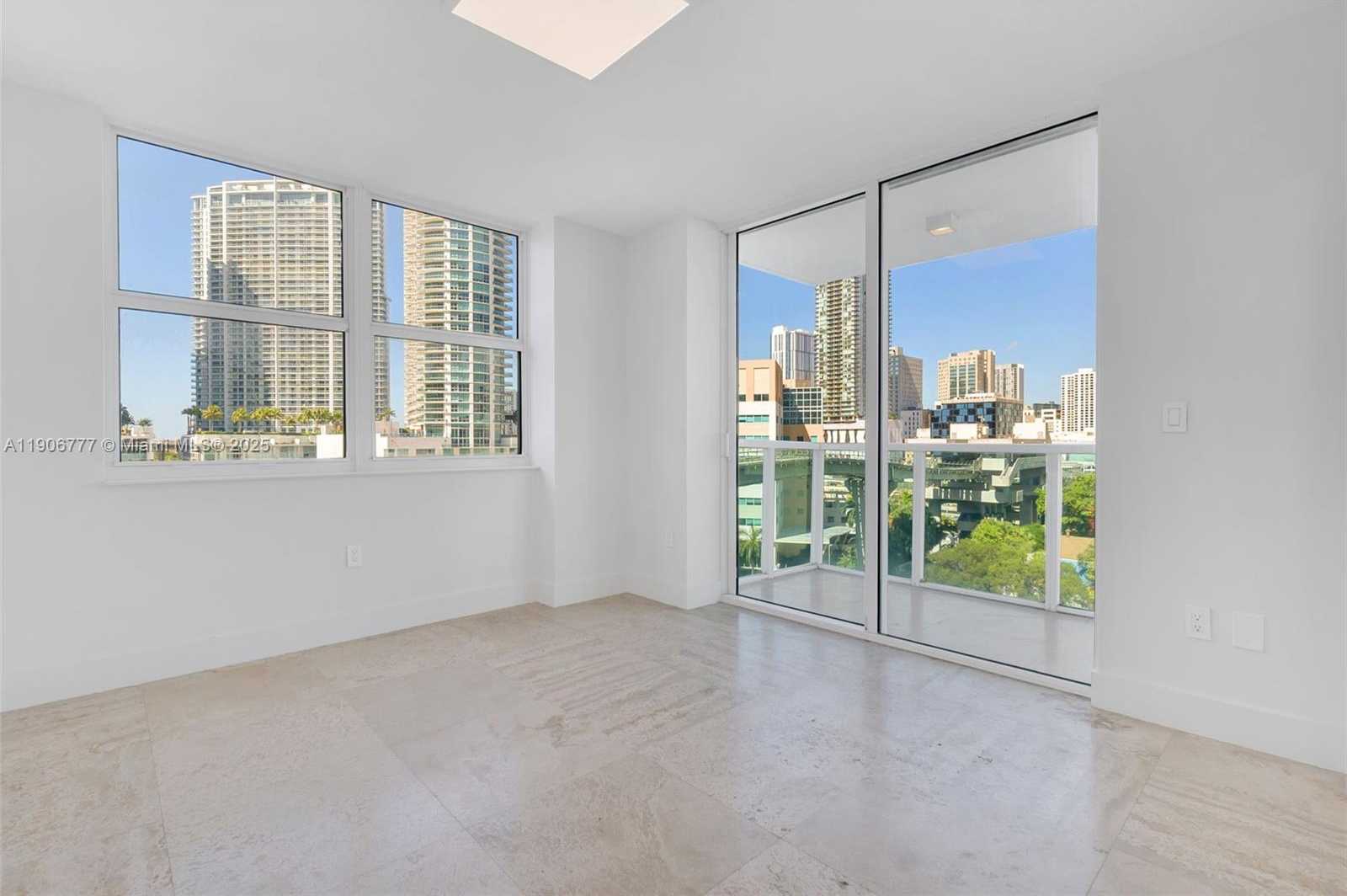 Small Image of 31 SOUTH EAST 5TH ST #901, Miami Number 4