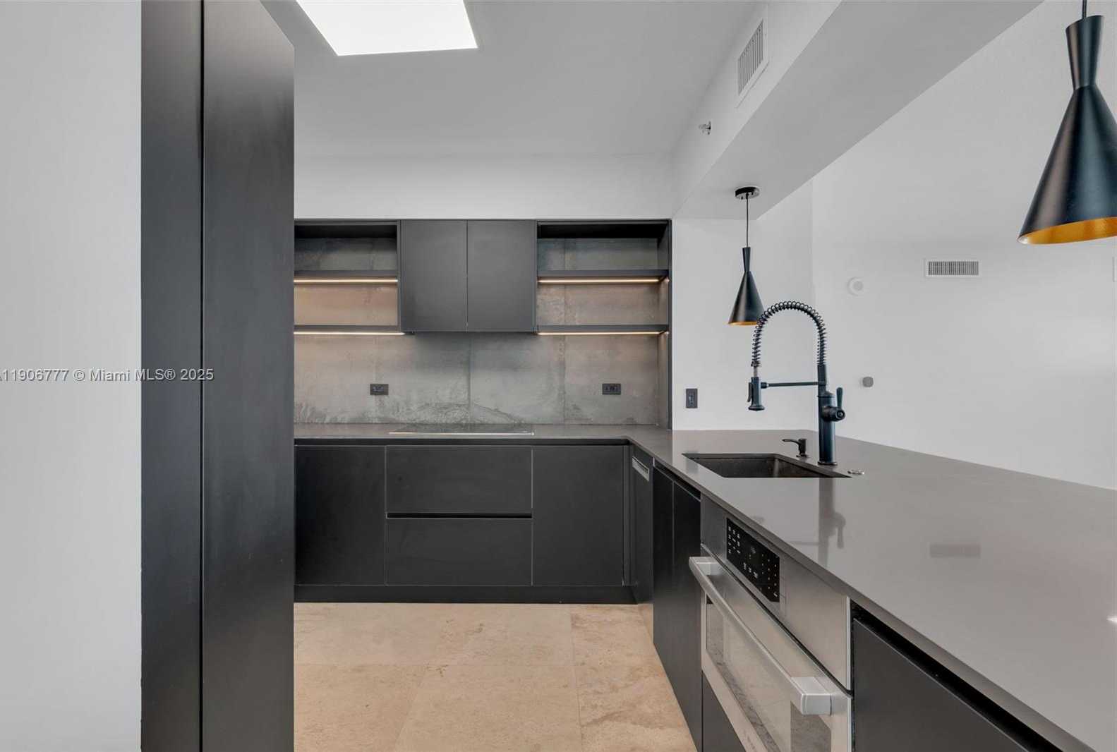 Small Image of 31 SOUTH EAST 5TH ST #901, Miami Number 5