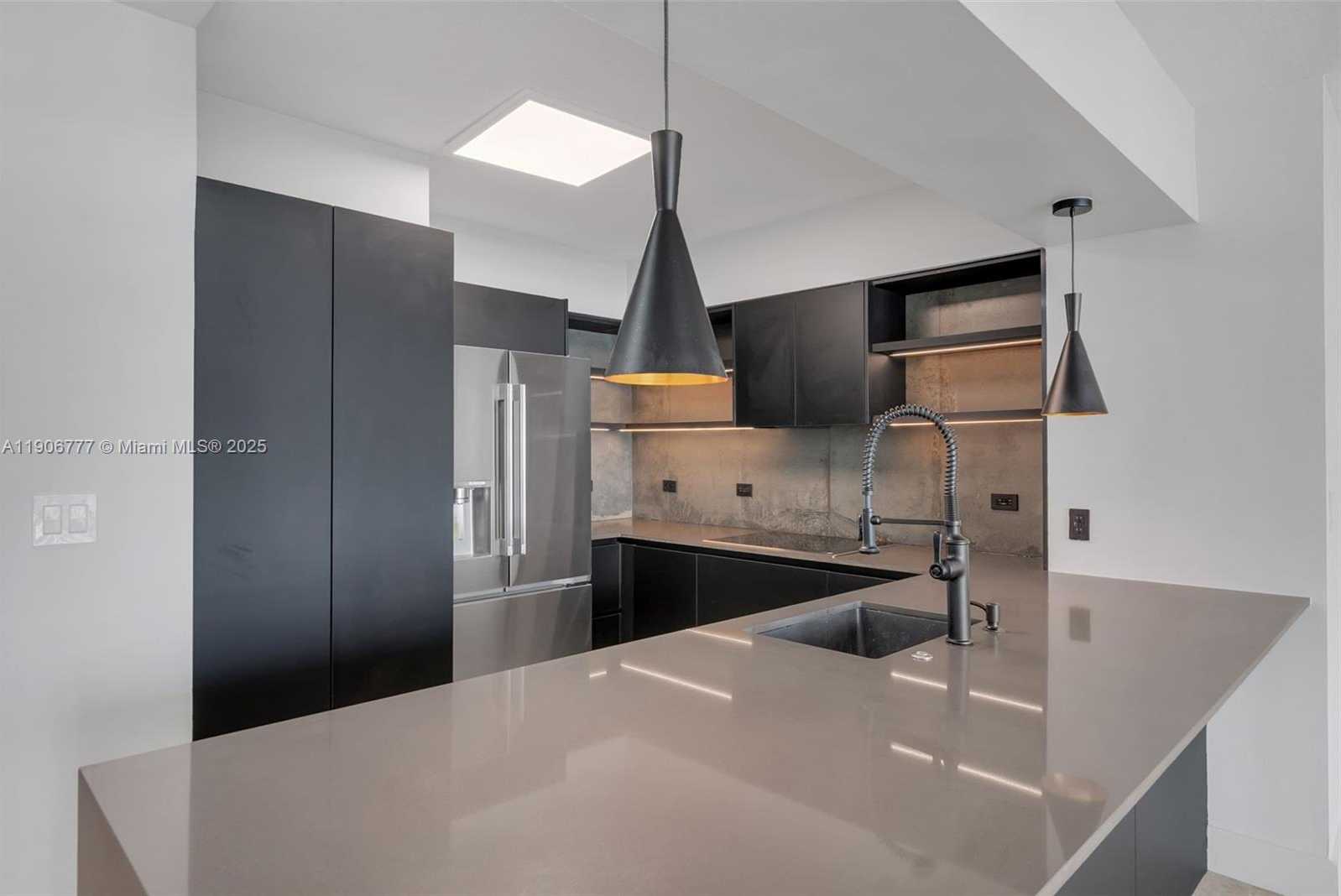 Small Image of 31 SOUTH EAST 5TH ST #901, Miami Number 6