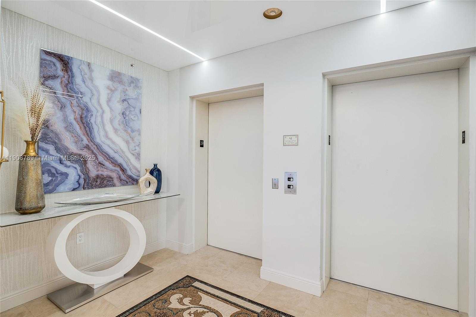 Small Image of 20201 EAST COUNTRY CLUB DR #1903, Aventura Number 2