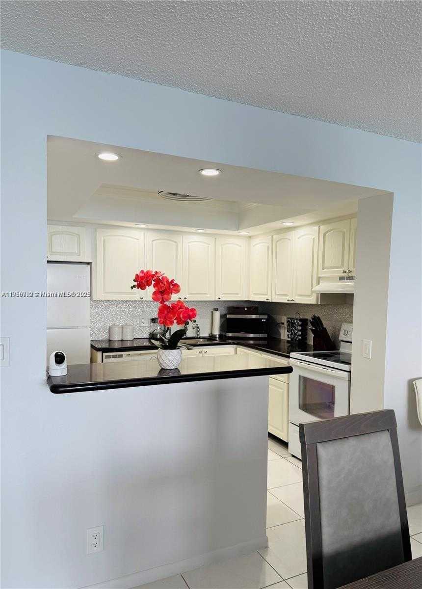 Small Image of 2101 SOUTH OCEAN DR #1902, Hollywood Number 4